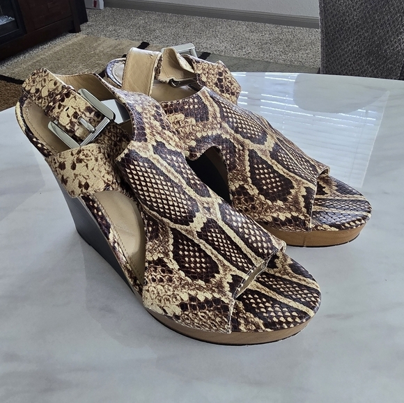 Michael Kors Wedge Heels 9.5M Brown Snake Print Leather Slingback Comfy - Picture 5 of 14